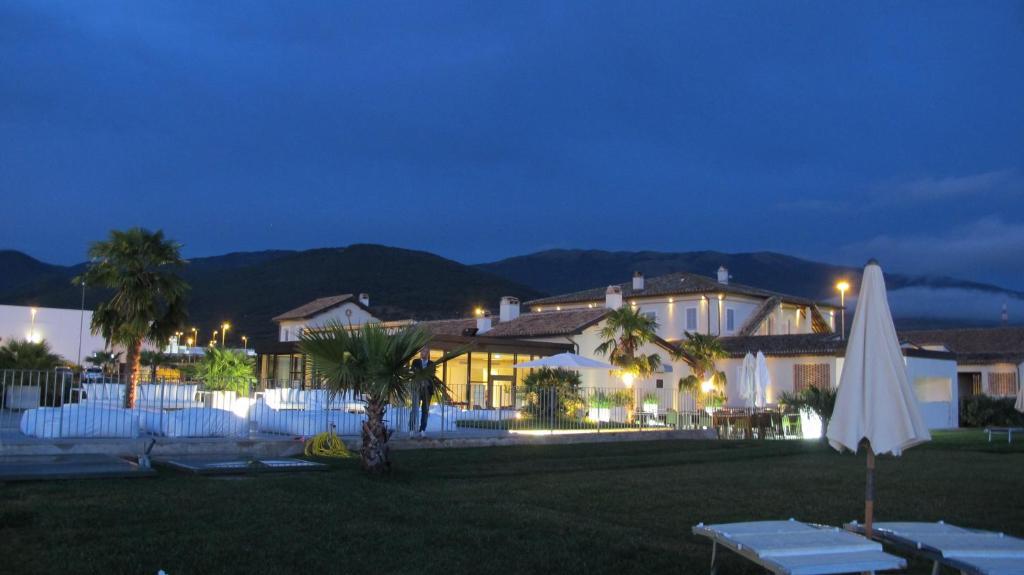 Hotel & Resort Le Colombare โฟลีโญ ภายนอก รูปภาพ
