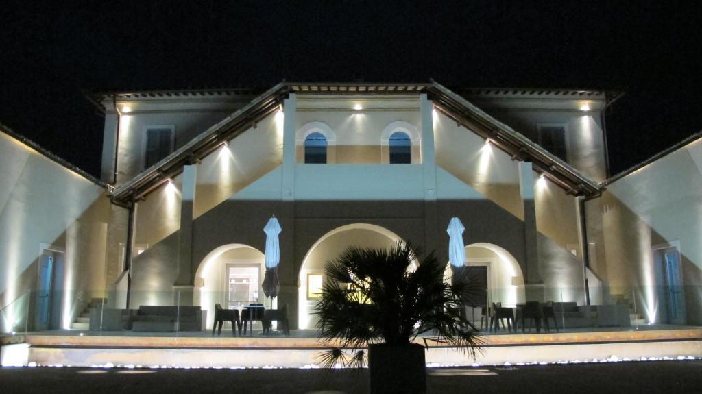 Hotel & Resort Le Colombare โฟลีโญ ภายนอก รูปภาพ