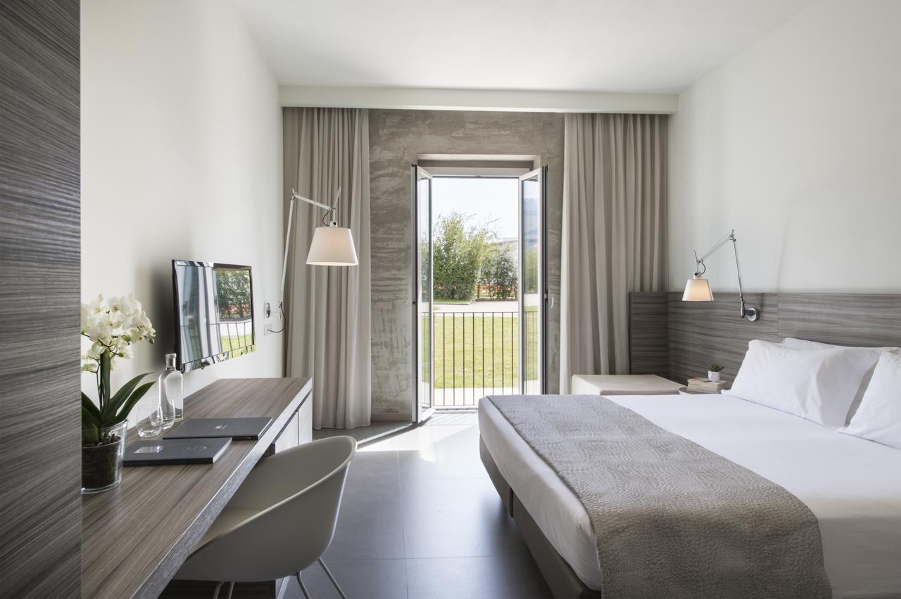Hotel & Resort Le Colombare โฟลีโญ ภายนอก รูปภาพ
