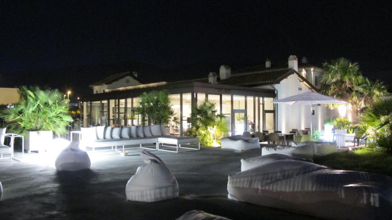 Hotel & Resort Le Colombare โฟลีโญ ภายนอก รูปภาพ